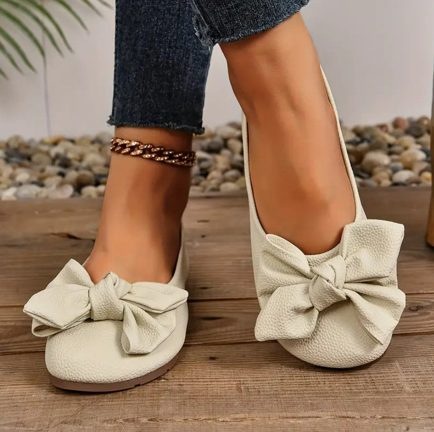 KEFILWE BALLET FLATS - CLASSIC ELEGANCE WITH A BOW DETAIL